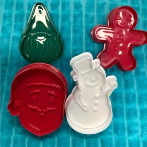 4 Holiday Easy release cookie cutters. Never used